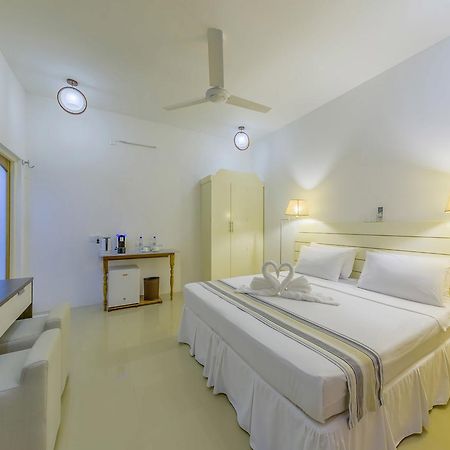 Dhigurah Retreat Beach Luaran gambar