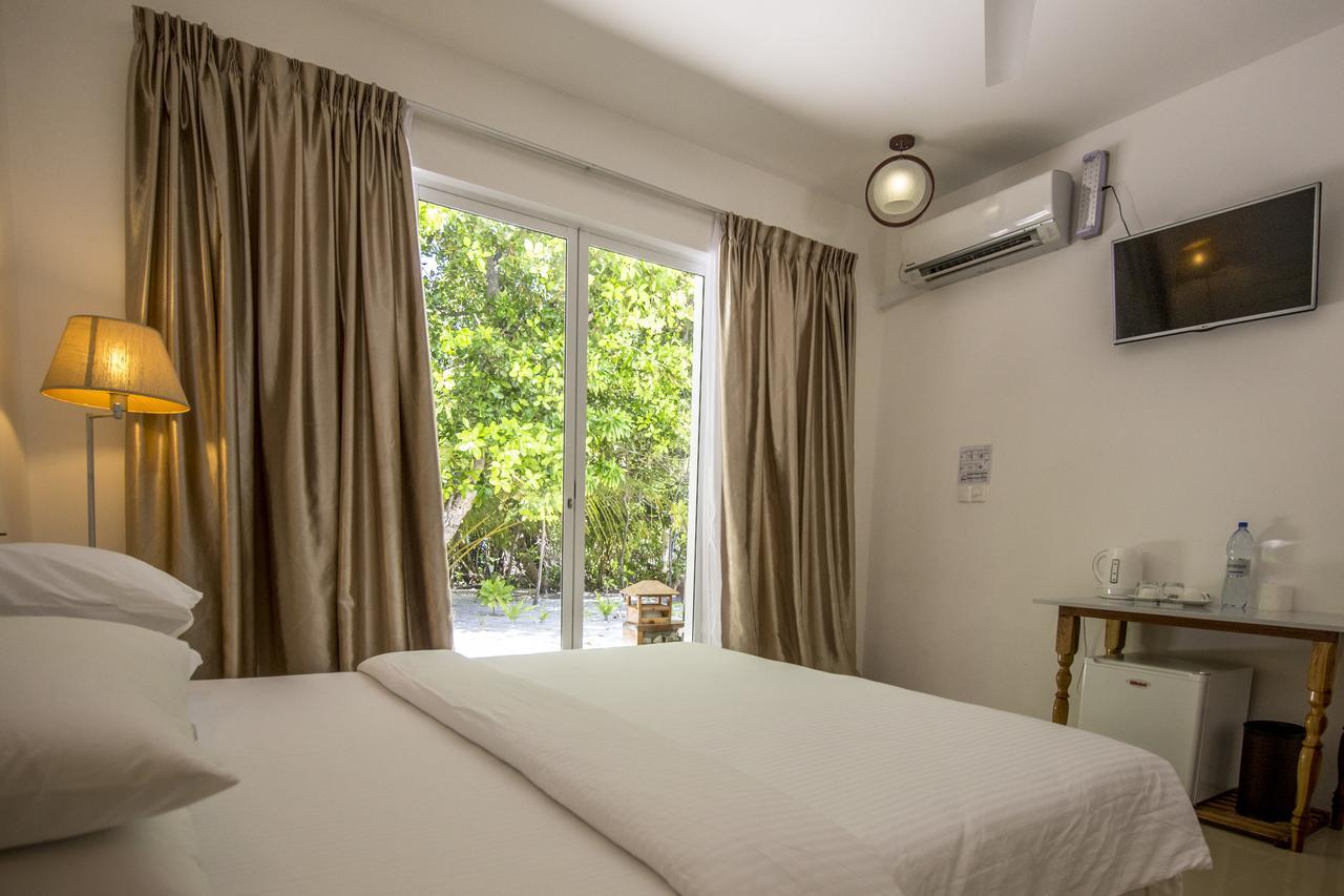 Dhigurah Retreat Beach Luaran gambar