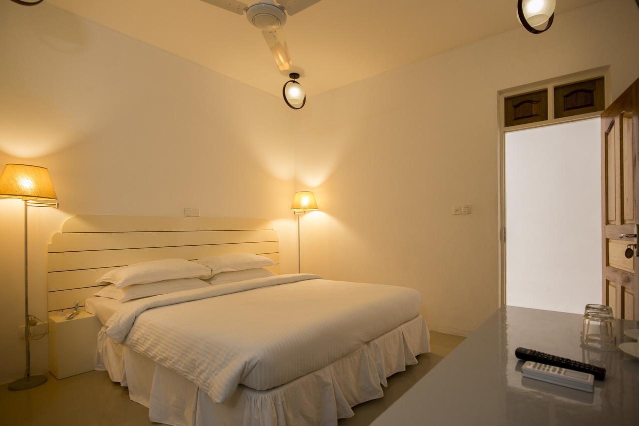 Dhigurah Retreat Beach Luaran gambar