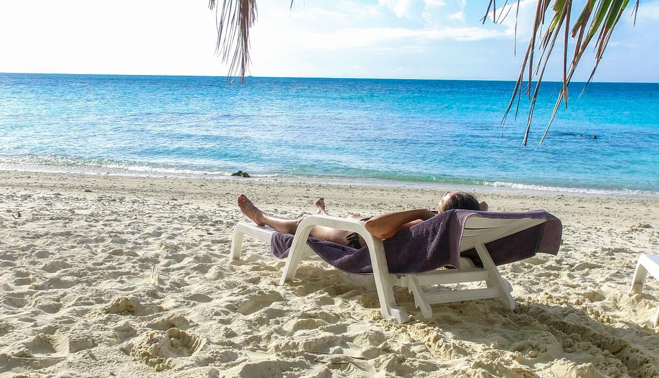 Dhigurah Retreat Beach Luaran gambar