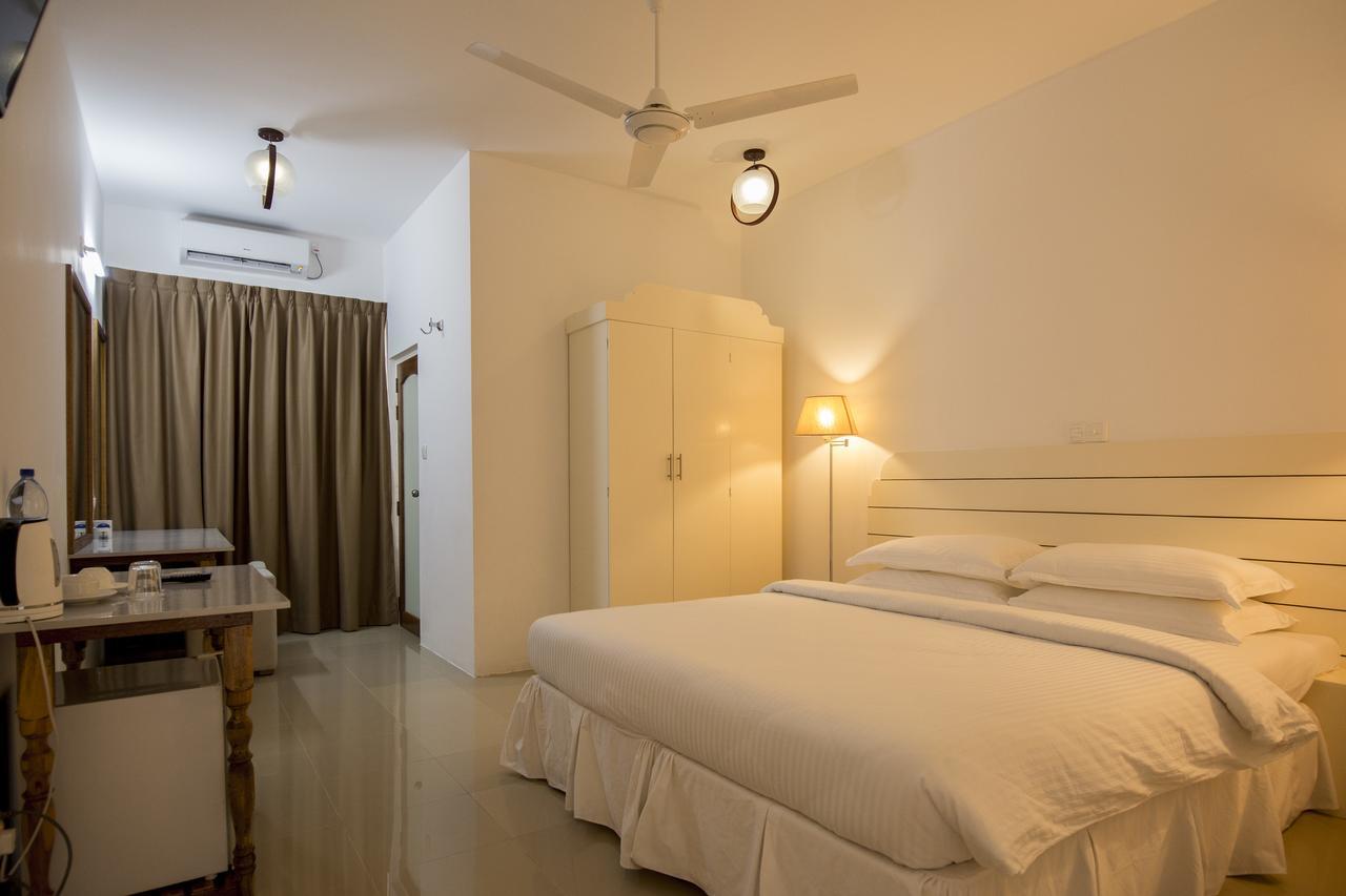 Dhigurah Retreat Beach Luaran gambar
