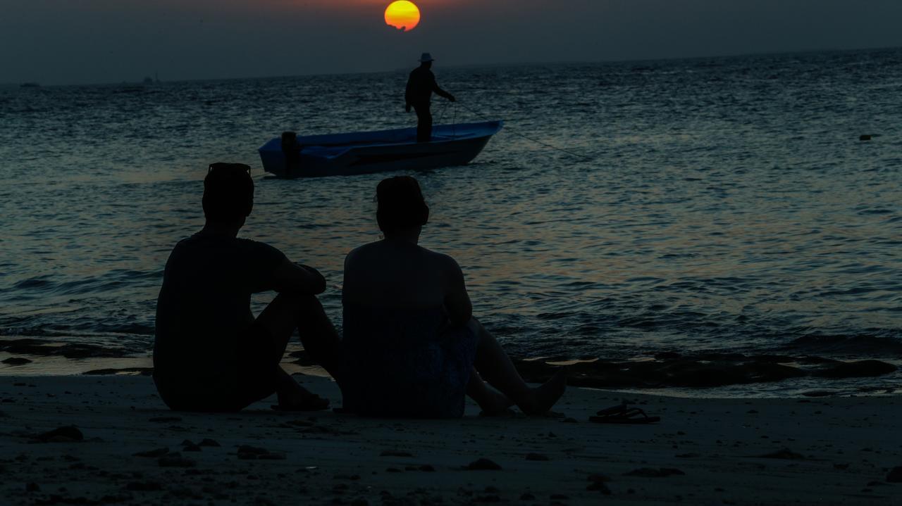 Dhigurah Retreat Beach Luaran gambar
