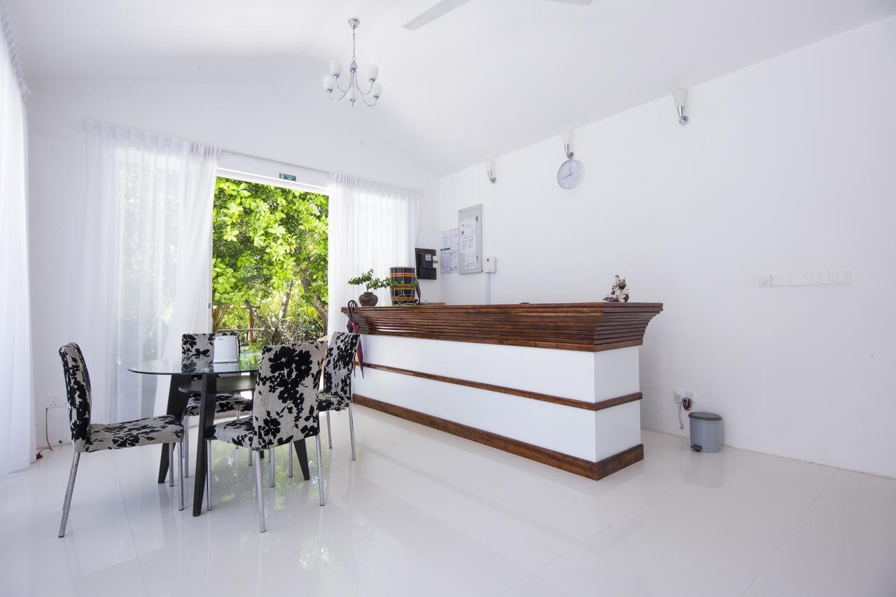 Dhigurah Retreat Beach Luaran gambar