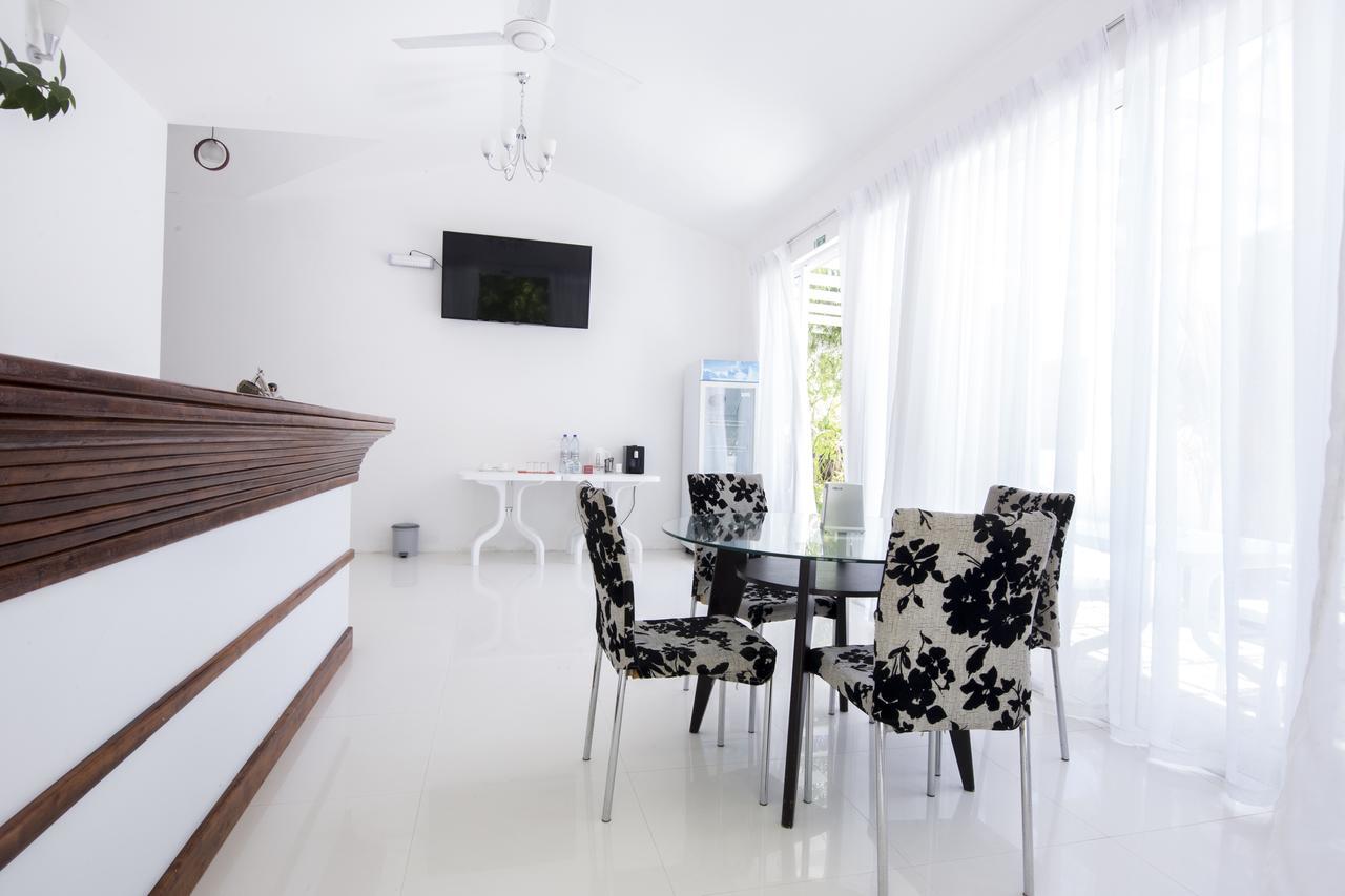 Dhigurah Retreat Beach Luaran gambar