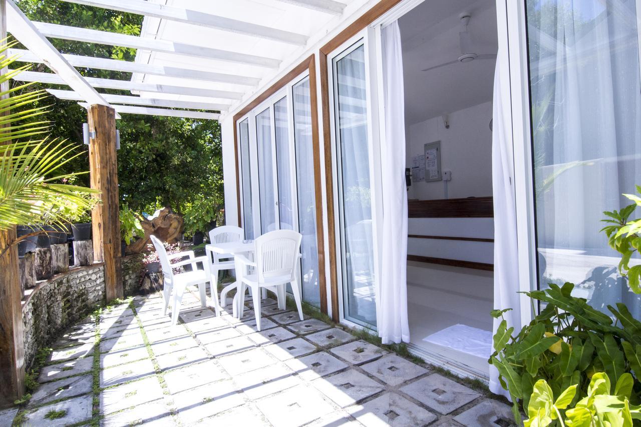 Dhigurah Retreat Beach Luaran gambar