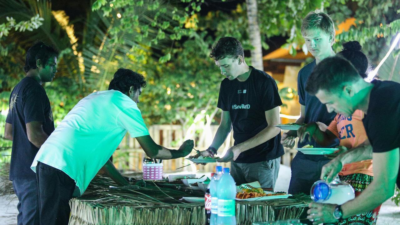 Dhigurah Retreat Beach Luaran gambar